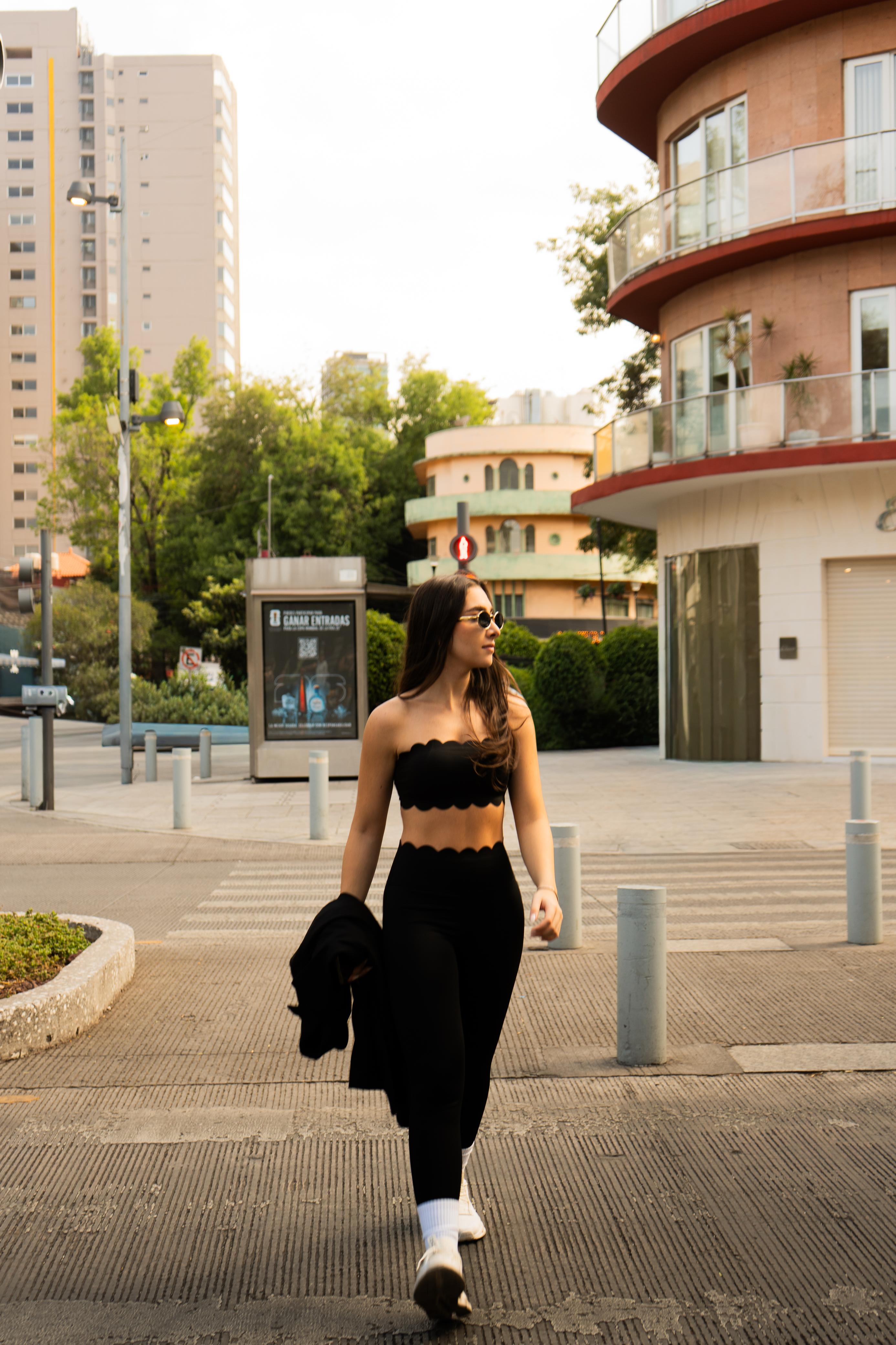 Strapless Scallop Top